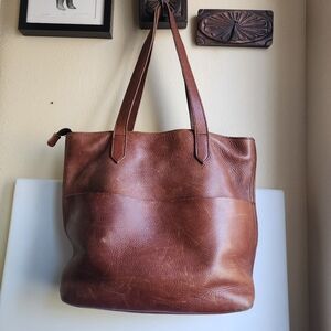 Lifetime leather shoulder bag